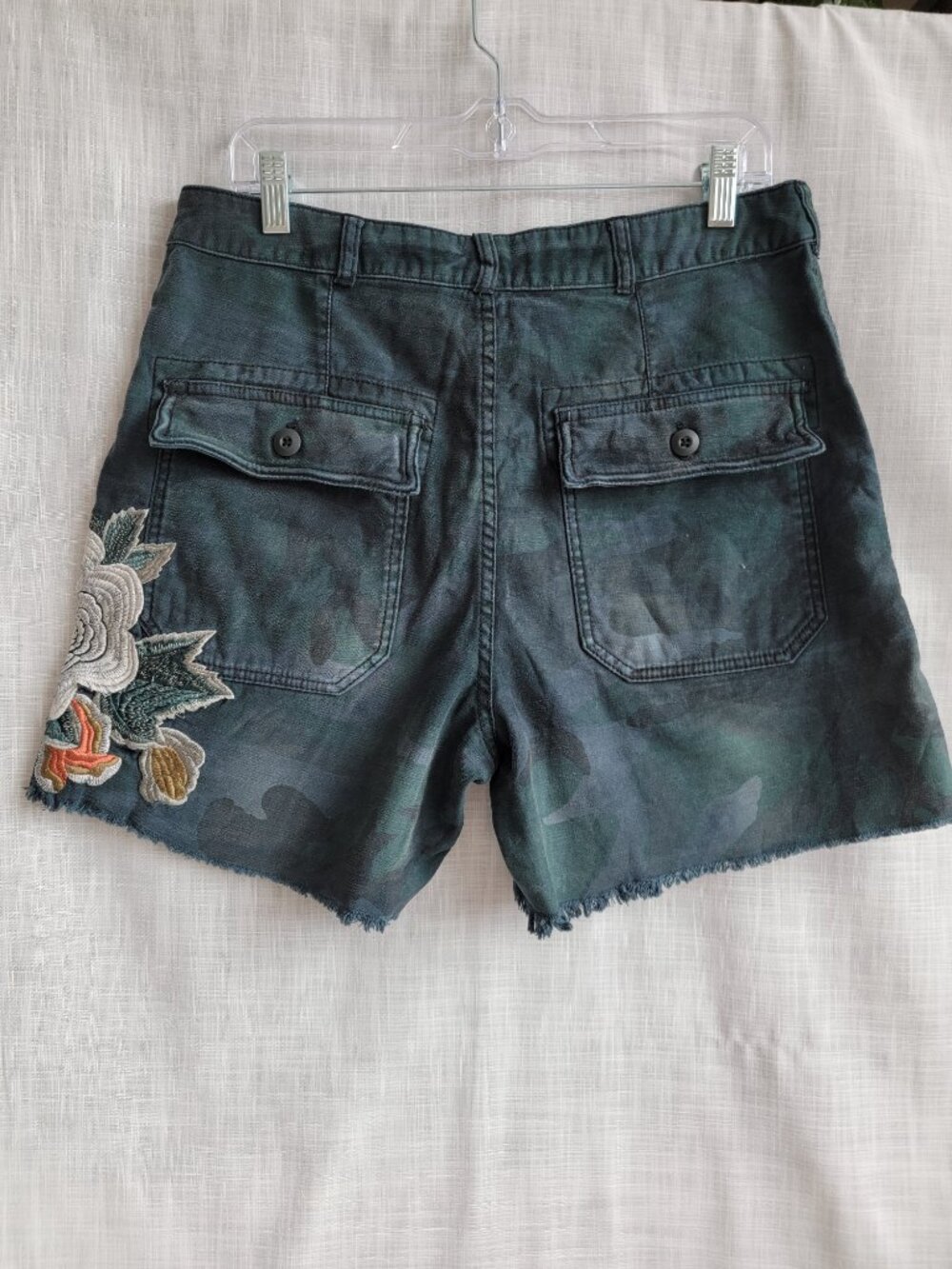 Free People Scout Camo Embroidered Utility Shorts Green Floral Frayed Hem - Picture 3 of 15
